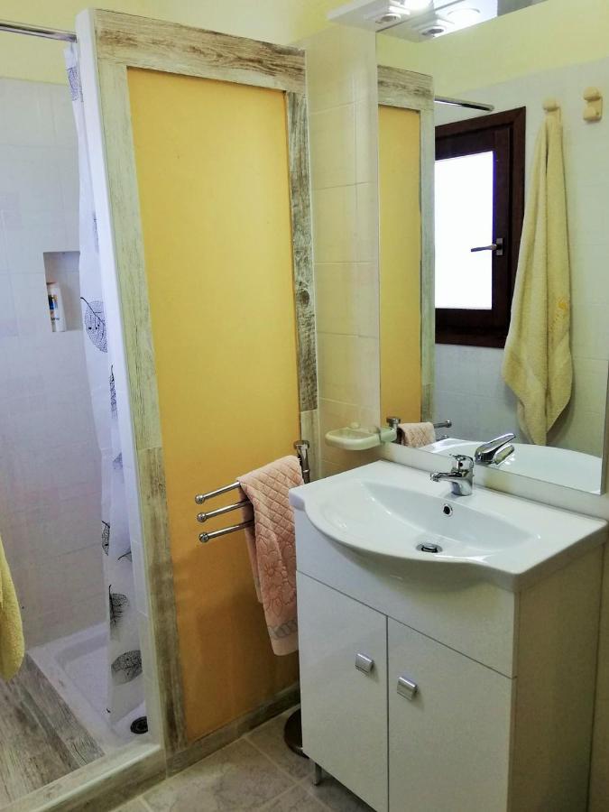 Apartamento Casa Rita Budoni Exterior foto
