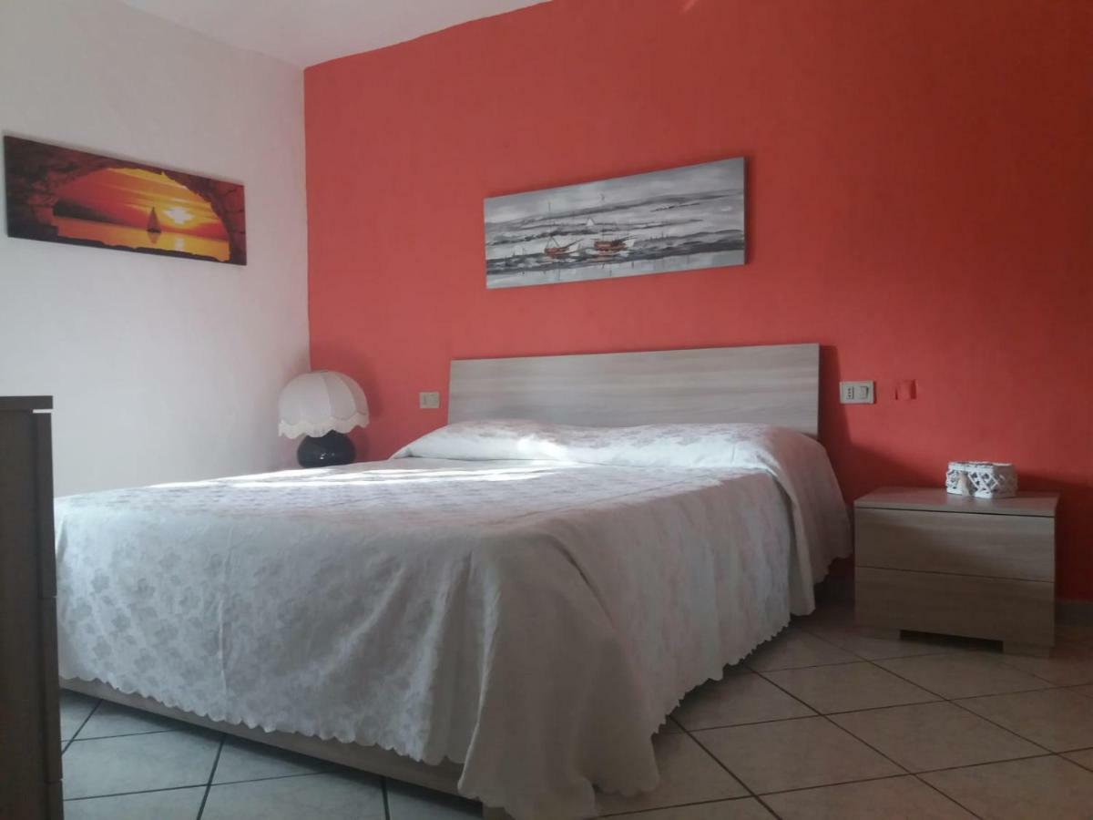 Apartamento Casa Rita Budoni Exterior foto